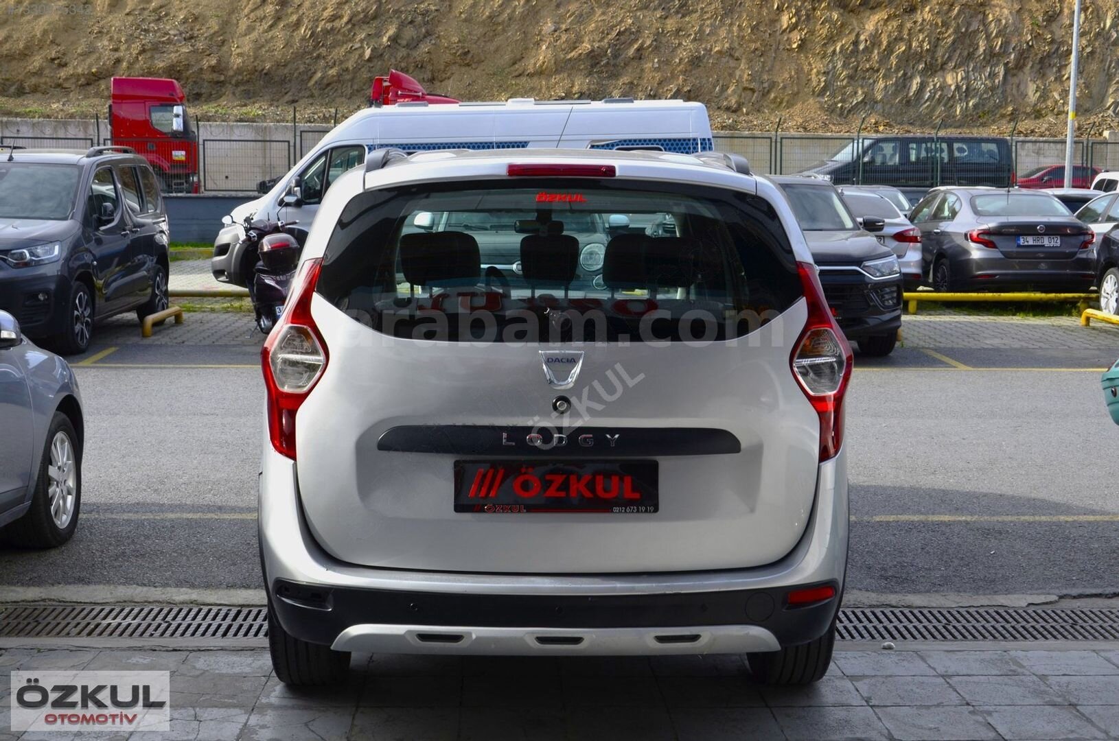 Galeriden Dacia Lodgy 1.5 dCi Stepway 2015 Model İstanbul 299.000 km Gri 6