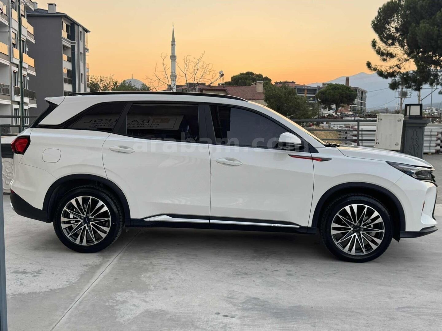 Galeriden DFSK E5 1.5 Trend Elegance 2024 Model Balıkesir 17.000 km Beyaz 6
