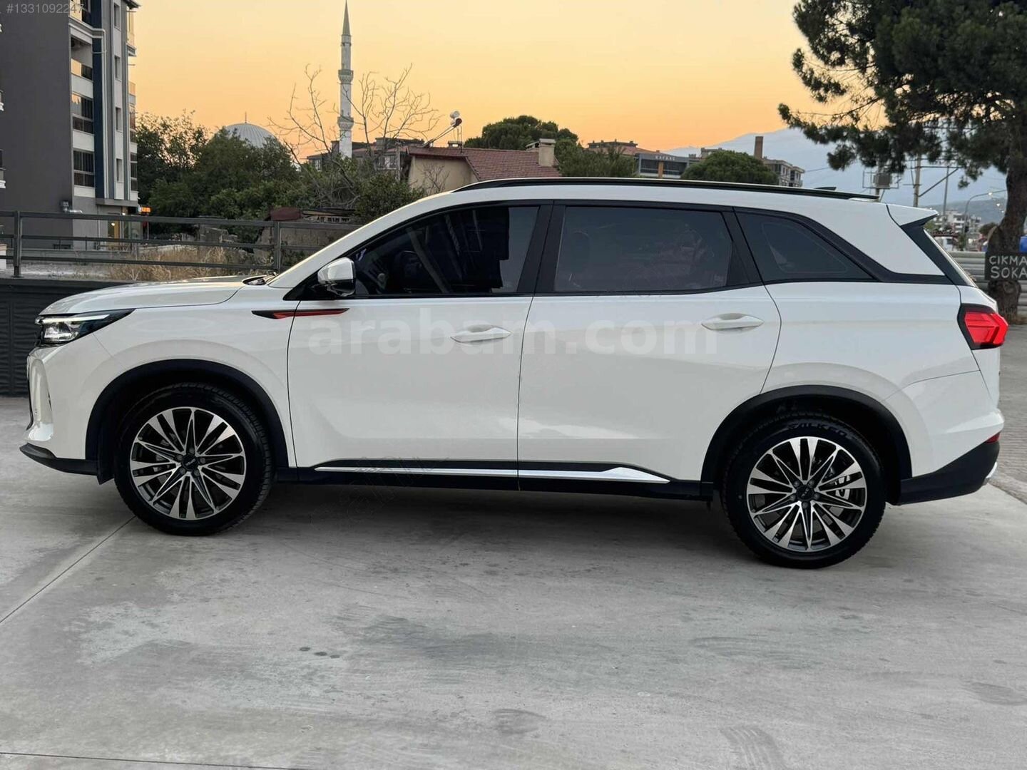 Galeriden DFSK E5 1.5 Trend Elegance 2024 Model Balıkesir 17.000 km Beyaz 7