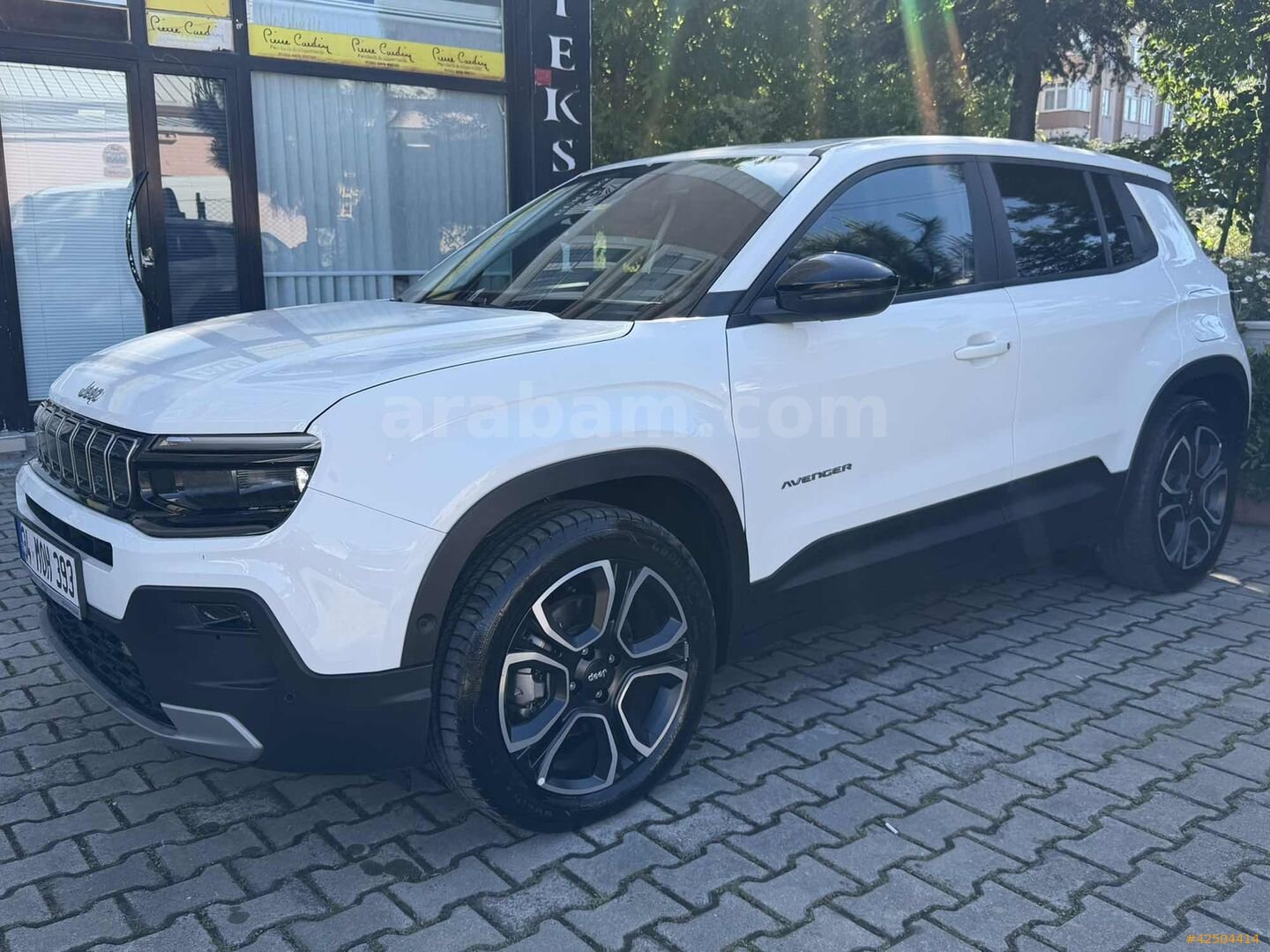 Galeriden Jeep Avenger Electric Summit 2024 Model İstanbul 15.000 km Beyaz 7