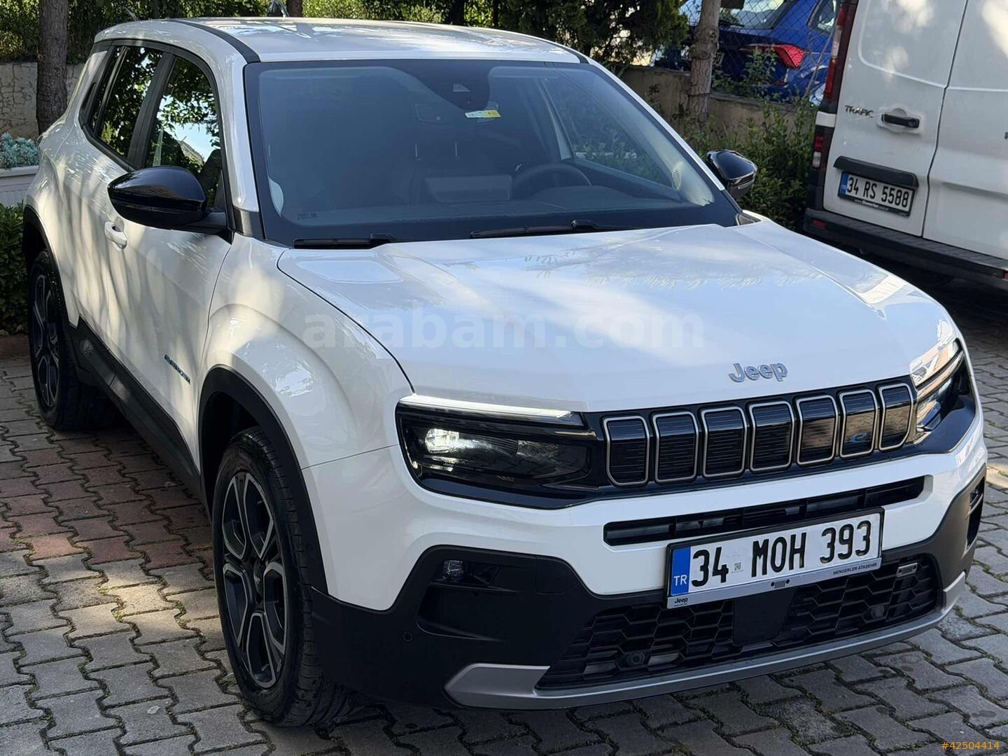 Galeriden Jeep Avenger Electric Summit 2024 Model İstanbul 15.000 km Beyaz 1