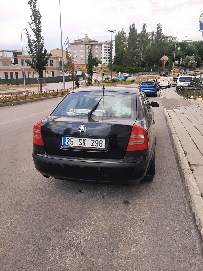 Sahibinden Skoda Octavia 1.6 FSI Elegance 2006 Model Erzurum 243.000 km Siyah 3