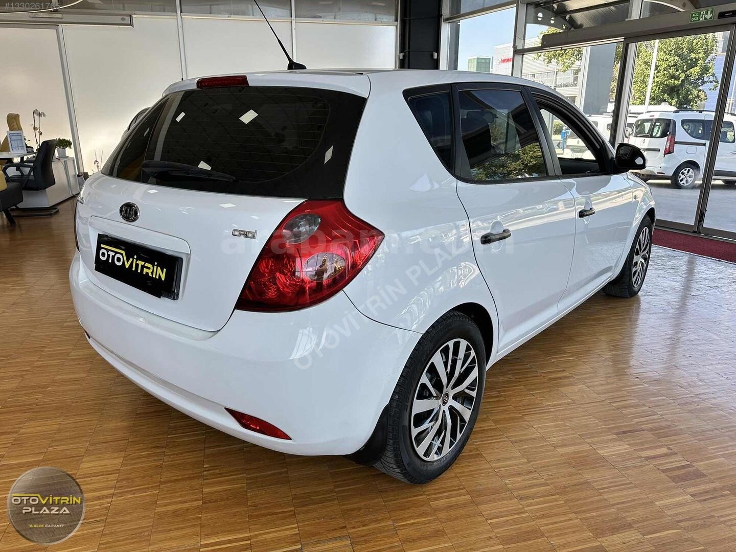 Galeriden Kia Ceed 1.6 CRDi Cool 2009 Model İzmir 211.000 km Beyaz 4