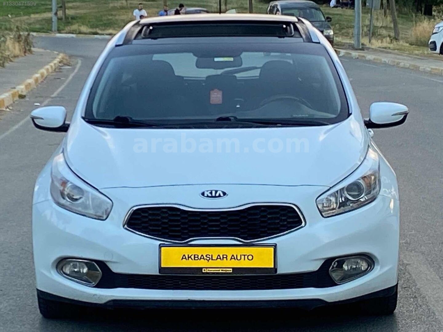 Galeriden Kia Ceed 1.6 CRDi Concept Plus SW 2015 Model İstanbul 343.000 km Beyaz 5