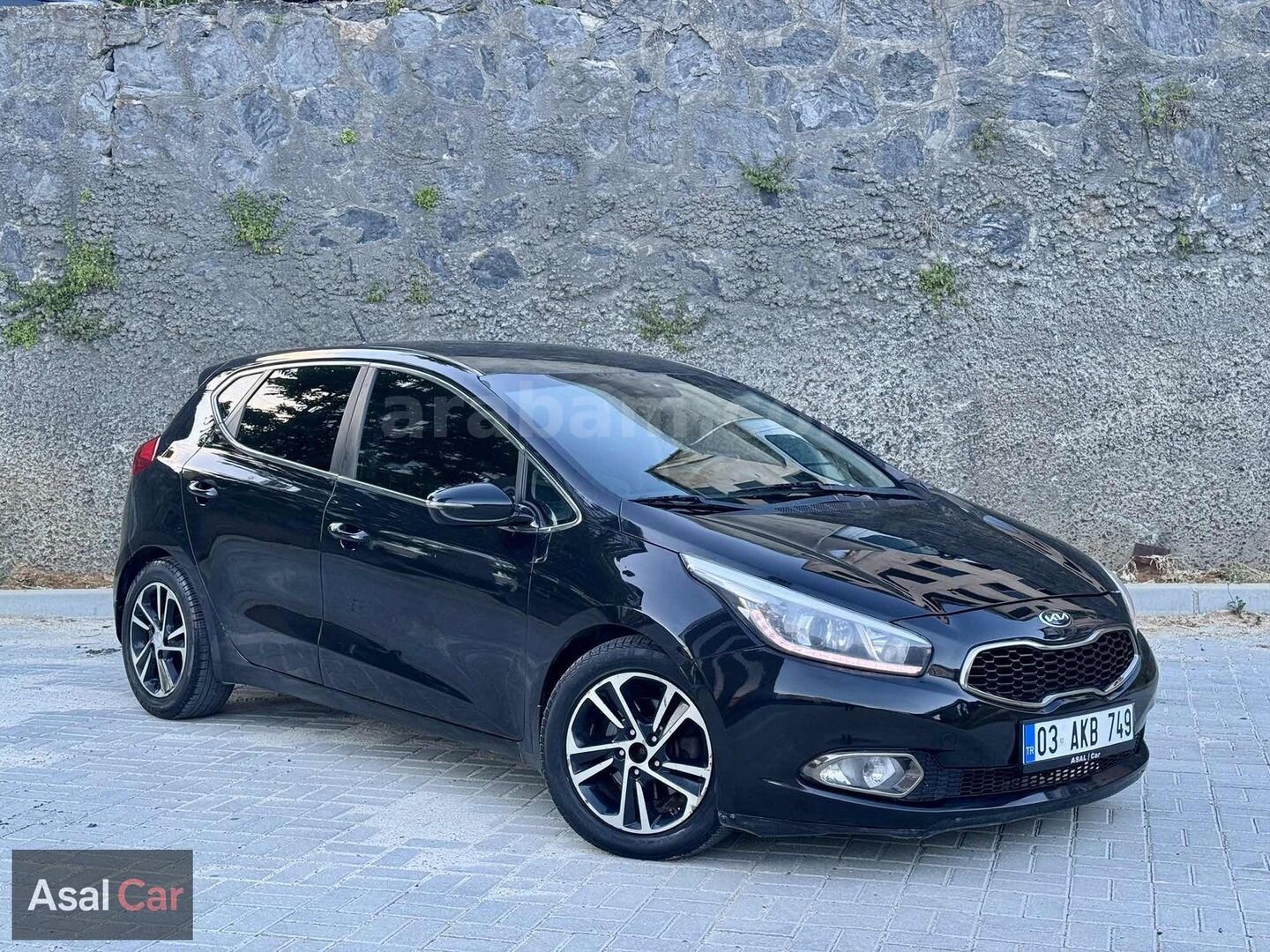 Galeriden Kia Ceed 1.6 CRDi Concept 2012 Model İstanbul 230.000 km Siyah 2