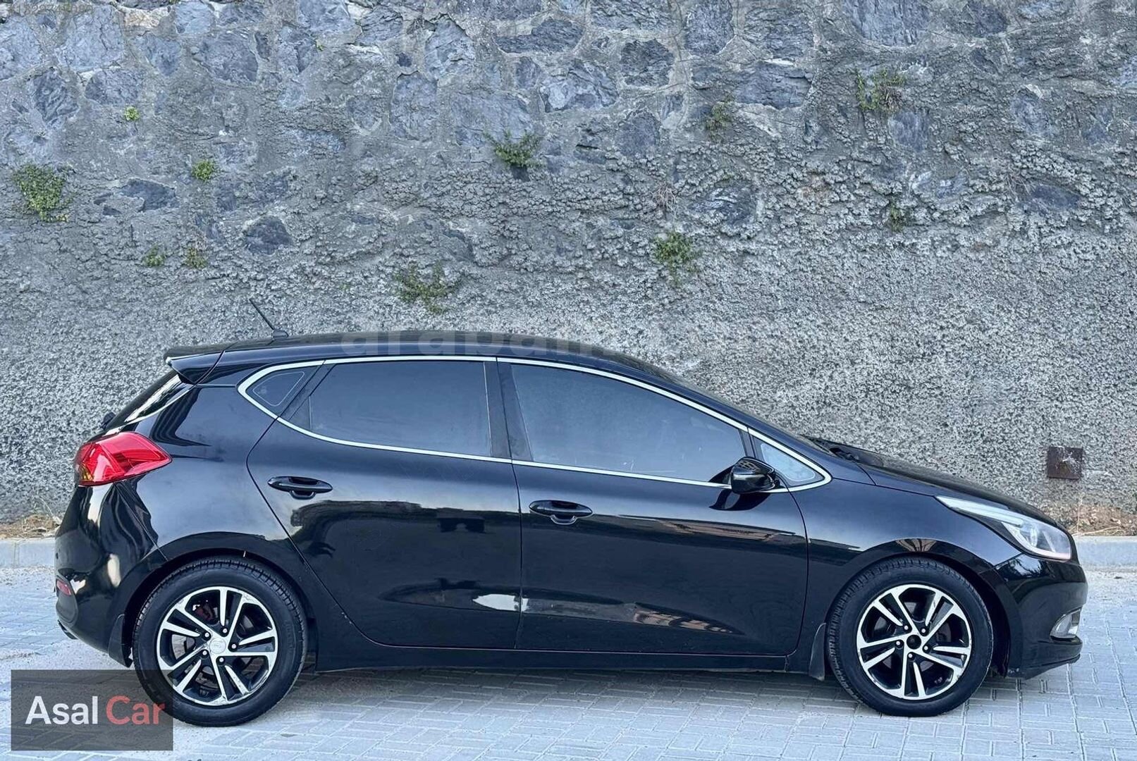 Galeriden Kia Ceed 1.6 CRDi Concept 2012 Model İstanbul 230.000 km Siyah 7