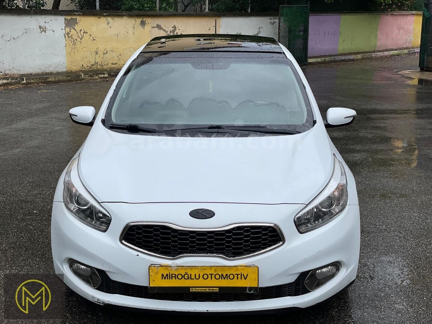 Galeriden Kia Ceed 1.6 CRDi Concept Plus 2012 Model İstanbul 215.000 km Beyaz 2