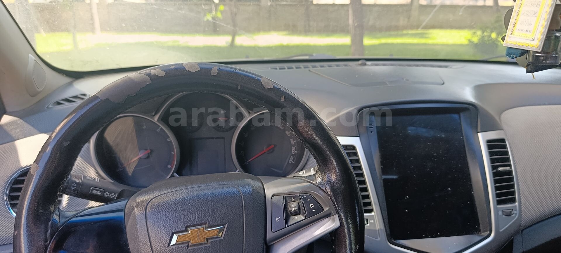 Sahibinden Chevrolet Cruze 1.6 LS 2010 Model Diyarbakır 207.000 km Siyah 4