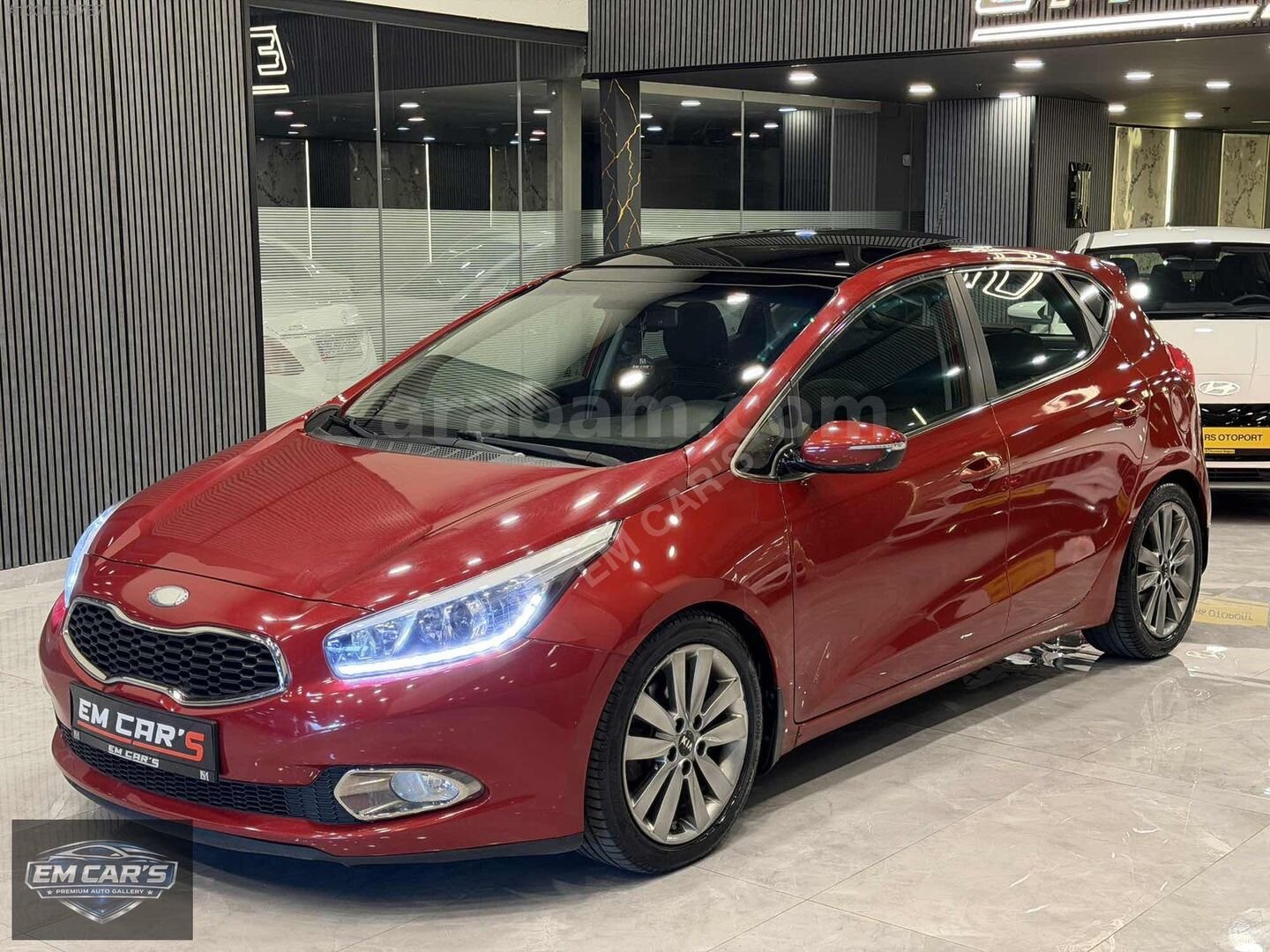 Galeriden Kia Ceed 1.6 CRDi Concept Plus 2013 Model İstanbul 120.000 km Kırmızı 5