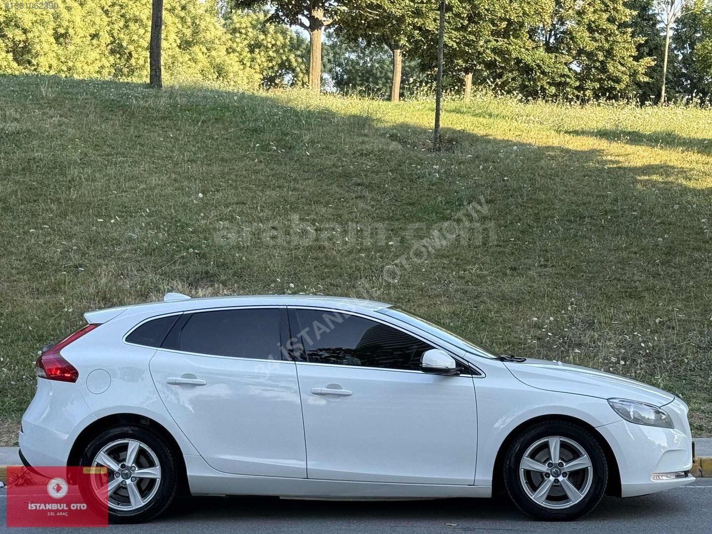 Galeriden Volvo V40 1.6 D Advance 2015 Model İstanbul 200.000 km Beyaz 6