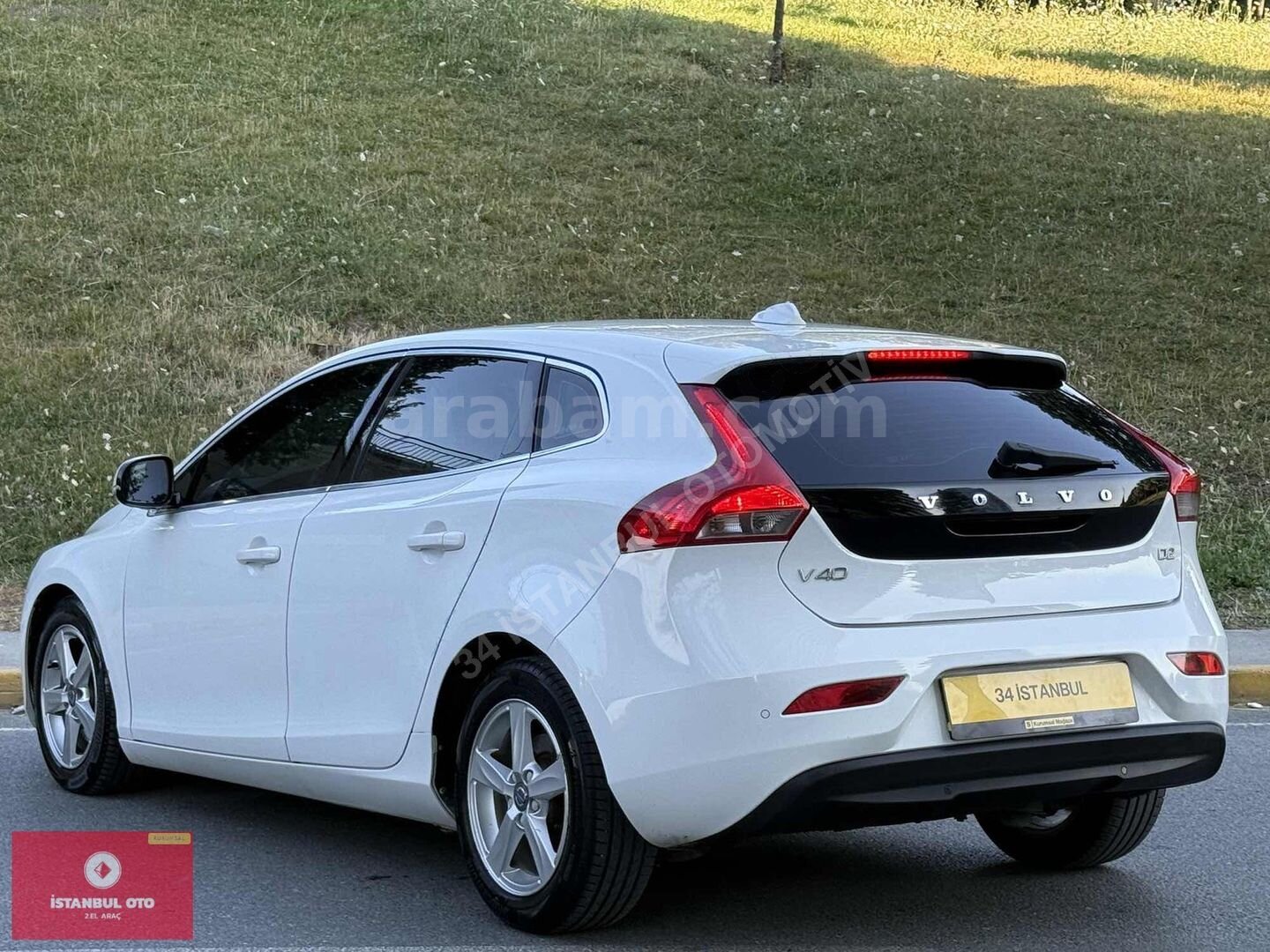 Galeriden Volvo V40 1.6 D Advance 2015 Model İstanbul 200.000 km Beyaz 3