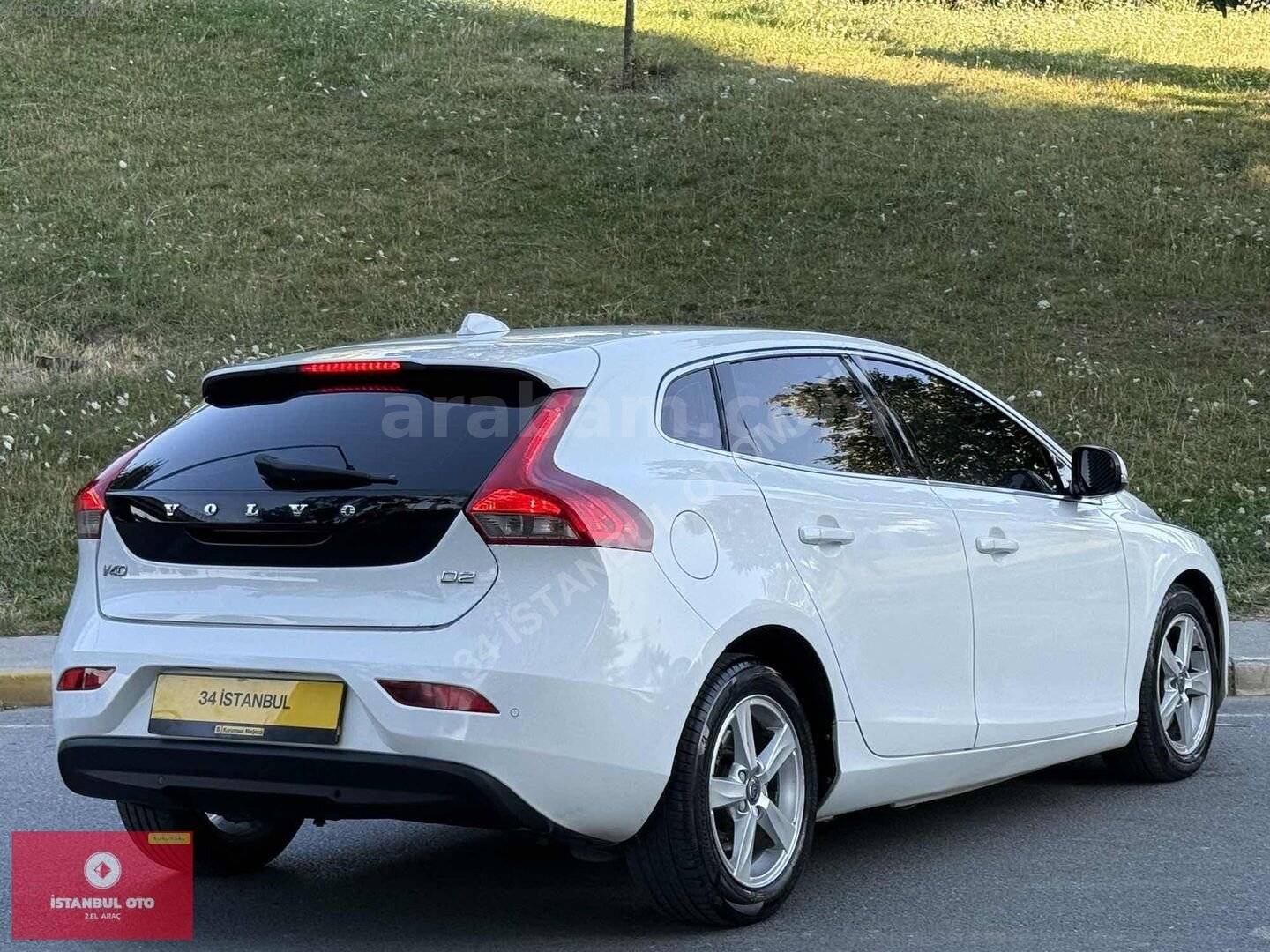 Galeriden Volvo V40 1.6 D Advance 2015 Model İstanbul 200.000 km Beyaz 5