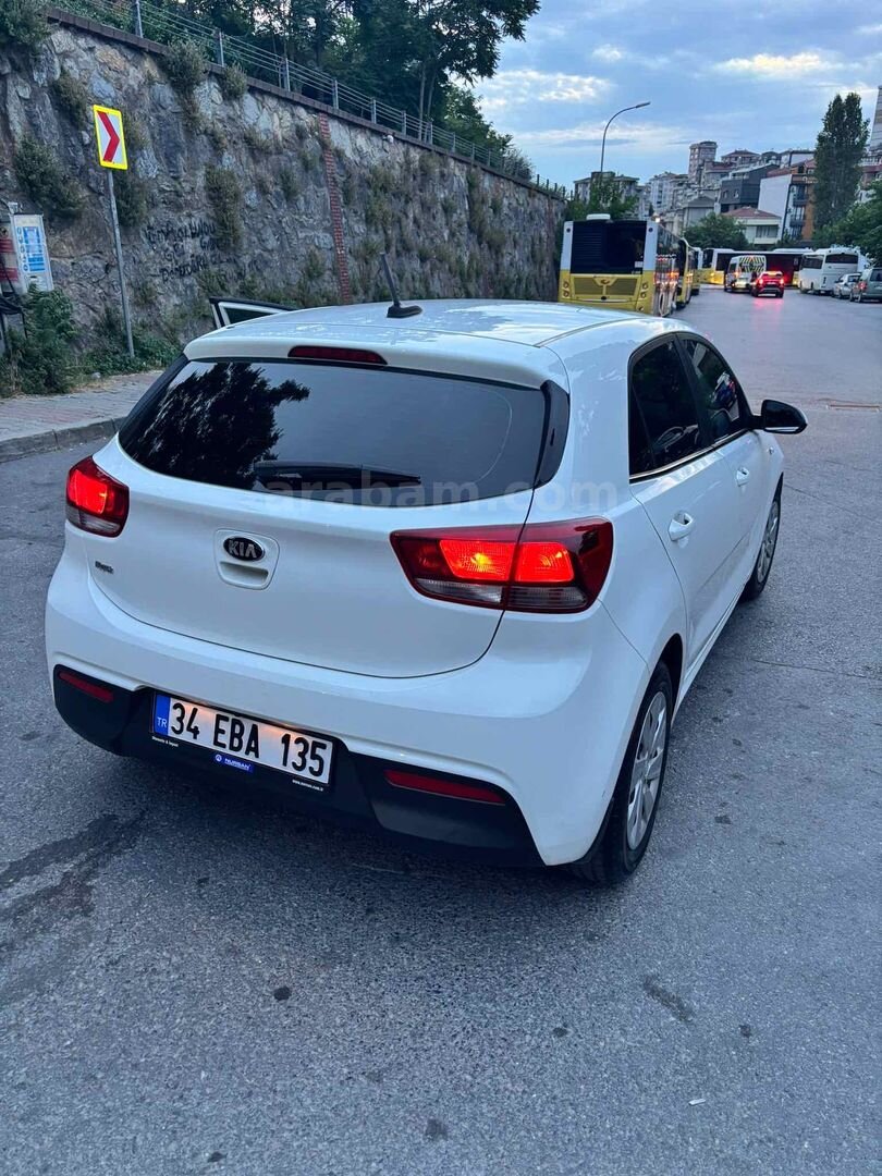 Sahibinden Kia Rio 1.4 CVVT Cool 2021 Model İstanbul 82.000 km Beyaz 4