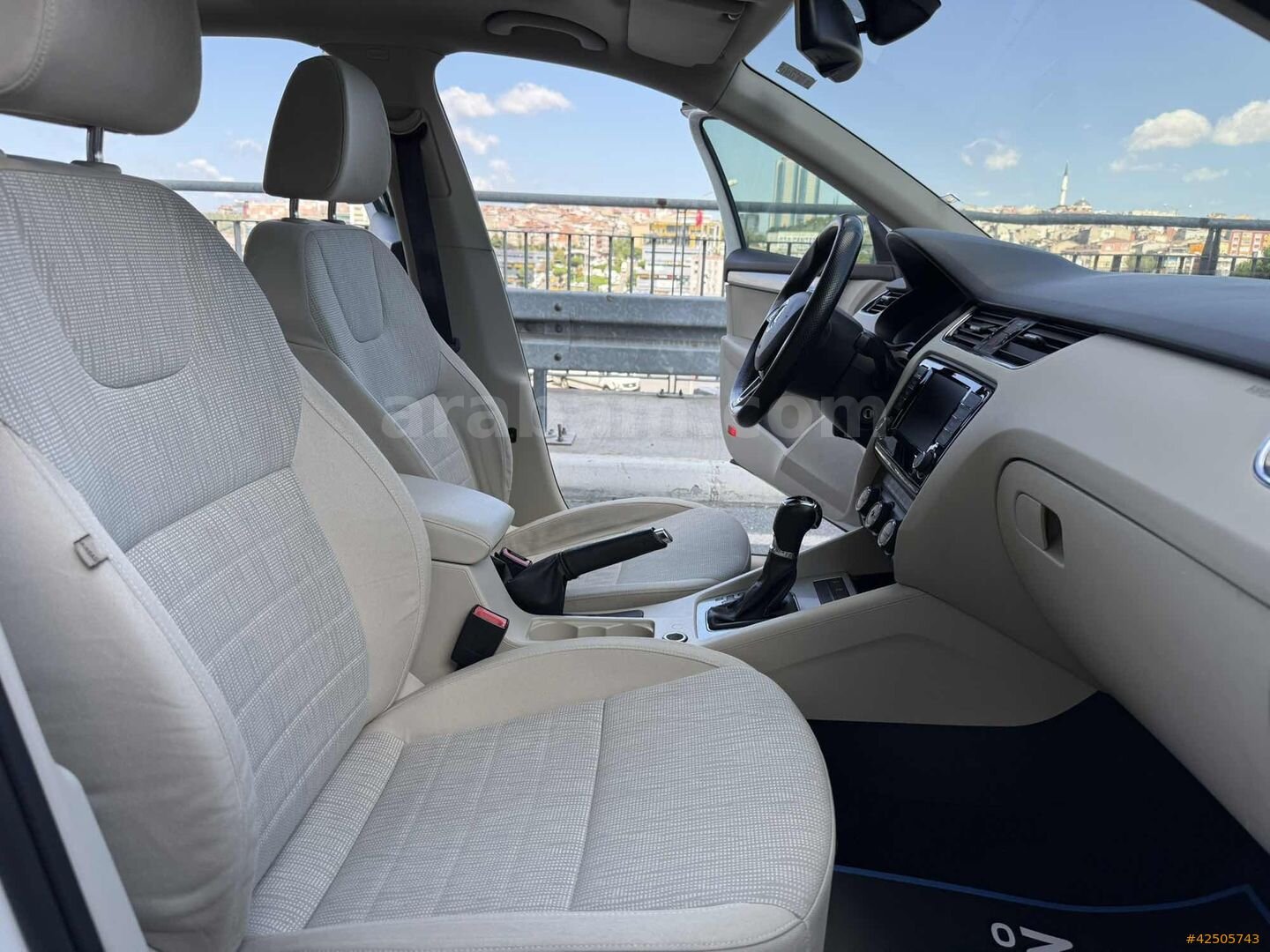 Galeriden Skoda Octavia 1.6 TDI Style CR 2015 Model İstanbul 214.000 km Beyaz 7