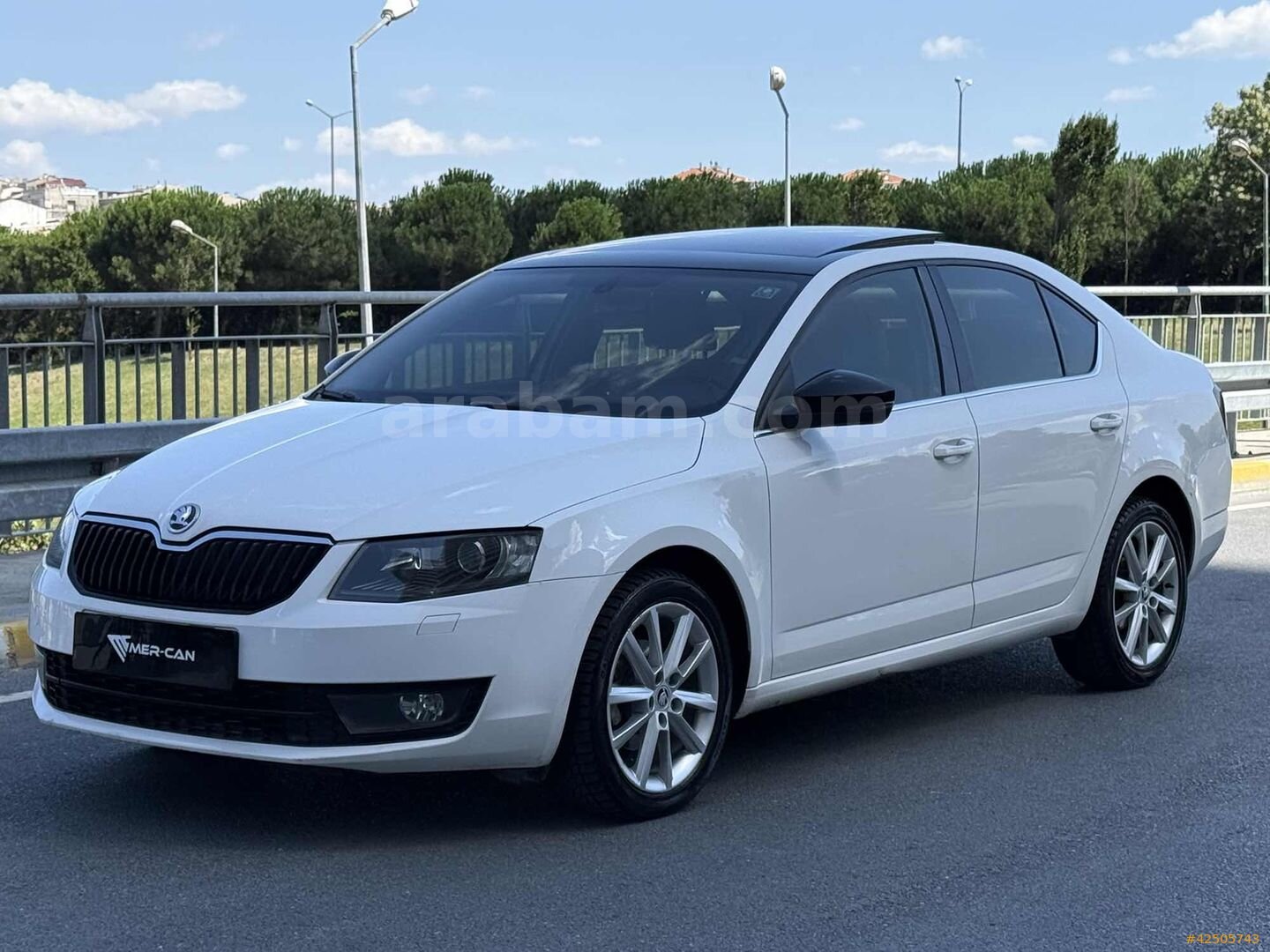 Galeriden Skoda Octavia 1.6 TDI Style CR 2015 Model İstanbul 214.000 km Beyaz 3
