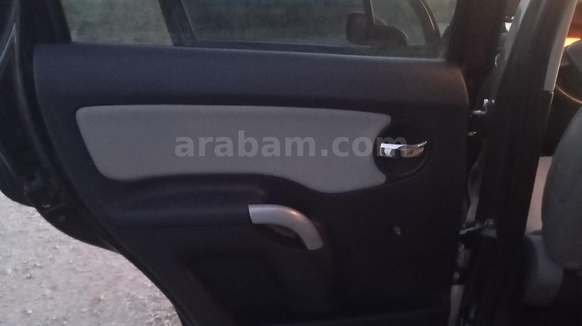 Sahibinden Citroen C3 1.4 SensoDrive 2005 Model Ankara 223.000 km Siyah 7
