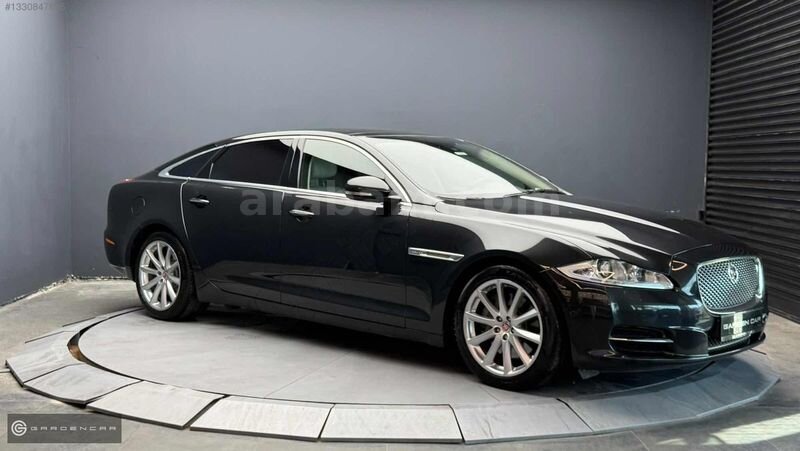 Galeriden Jaguar XJ 2.0i Portfolio 2015 Model İstanbul 79.150 km Gri