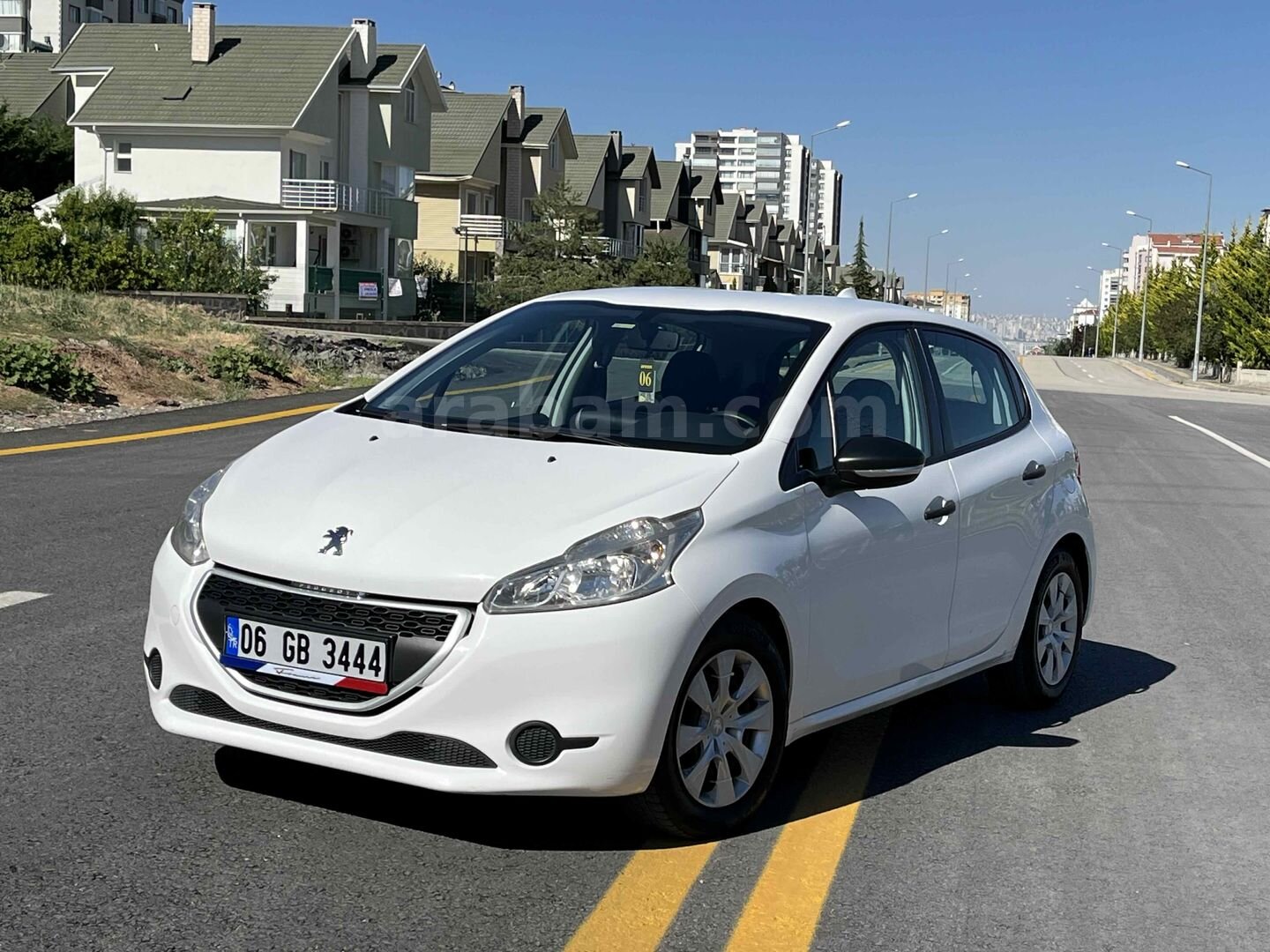 Sahibinden Peugeot 208 1.4 HDi Access 2015 Model Ankara 111.000 km Beyaz 2