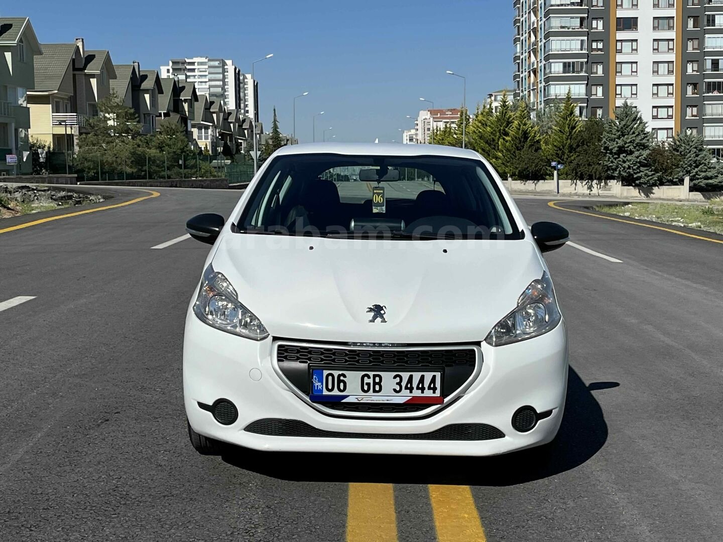 Sahibinden Peugeot 208 1.4 HDi Access 2015 Model Ankara 111.000 km Beyaz 1