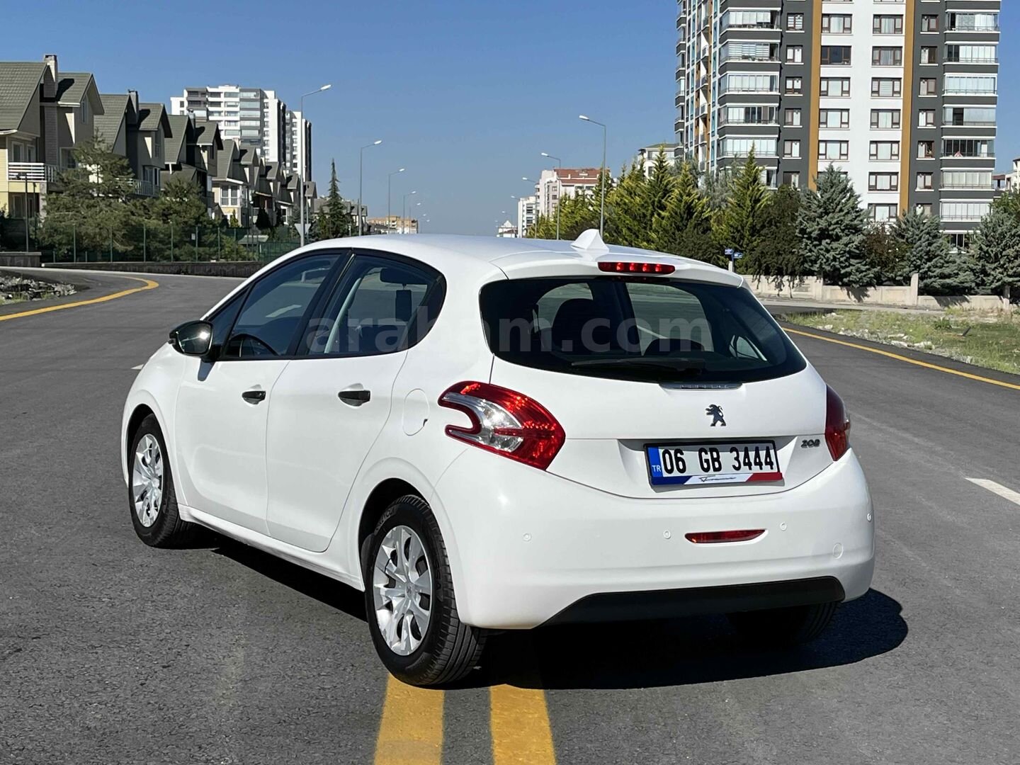 Sahibinden Peugeot 208 1.4 HDi Access 2015 Model Ankara 111.000 km Beyaz 7