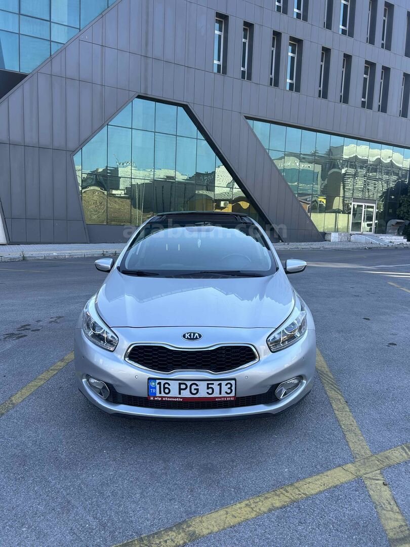Sahibinden Kia Ceed 1.6 CRDi Premium 2014 Model Bursa 273.200 km Gri (Gümüş) 2