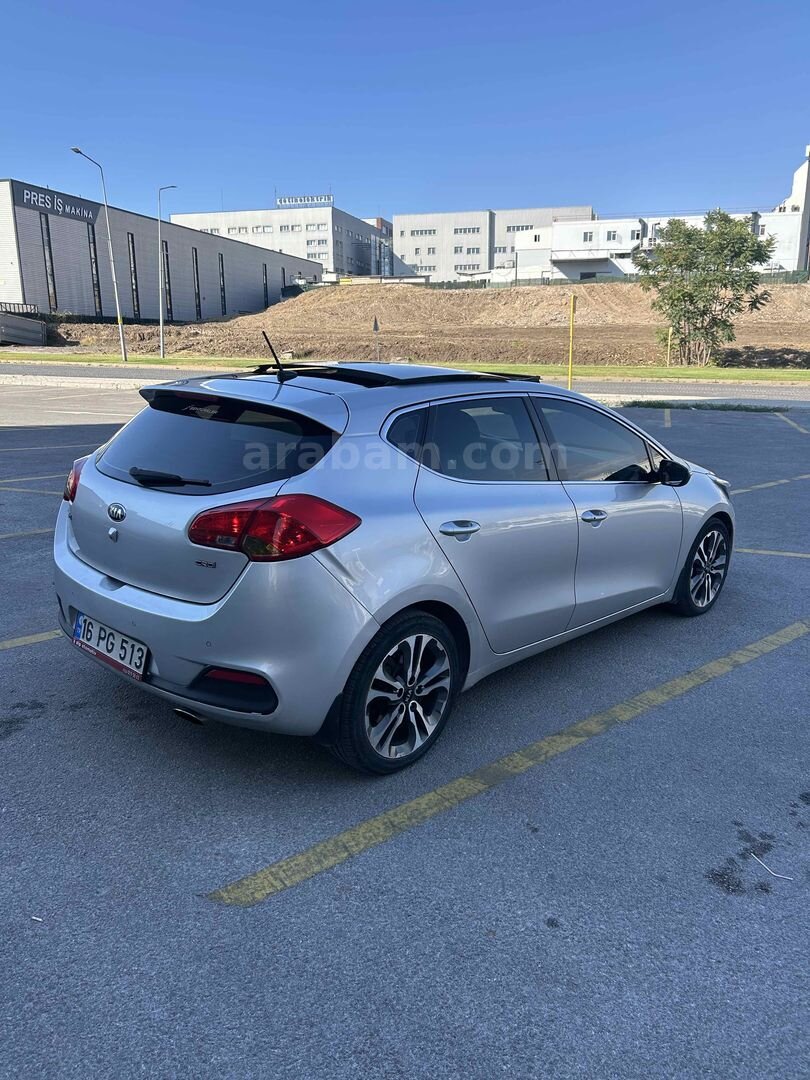 Sahibinden Kia Ceed 1.6 CRDi Premium 2014 Model Bursa 273.200 km Gri (Gümüş) 6