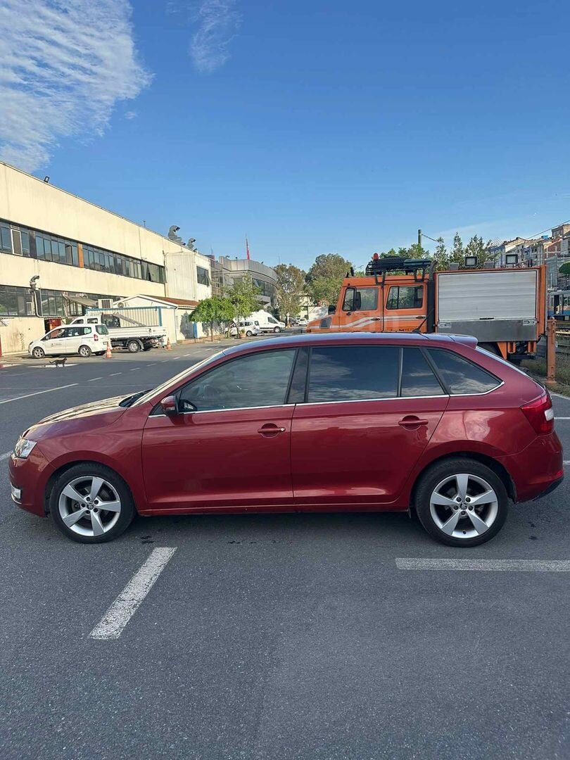 Sahibinden Skoda Rapid 1.2 TSI GreenTec Style 2015 Model İstanbul 104.000 km Kırmızı 7