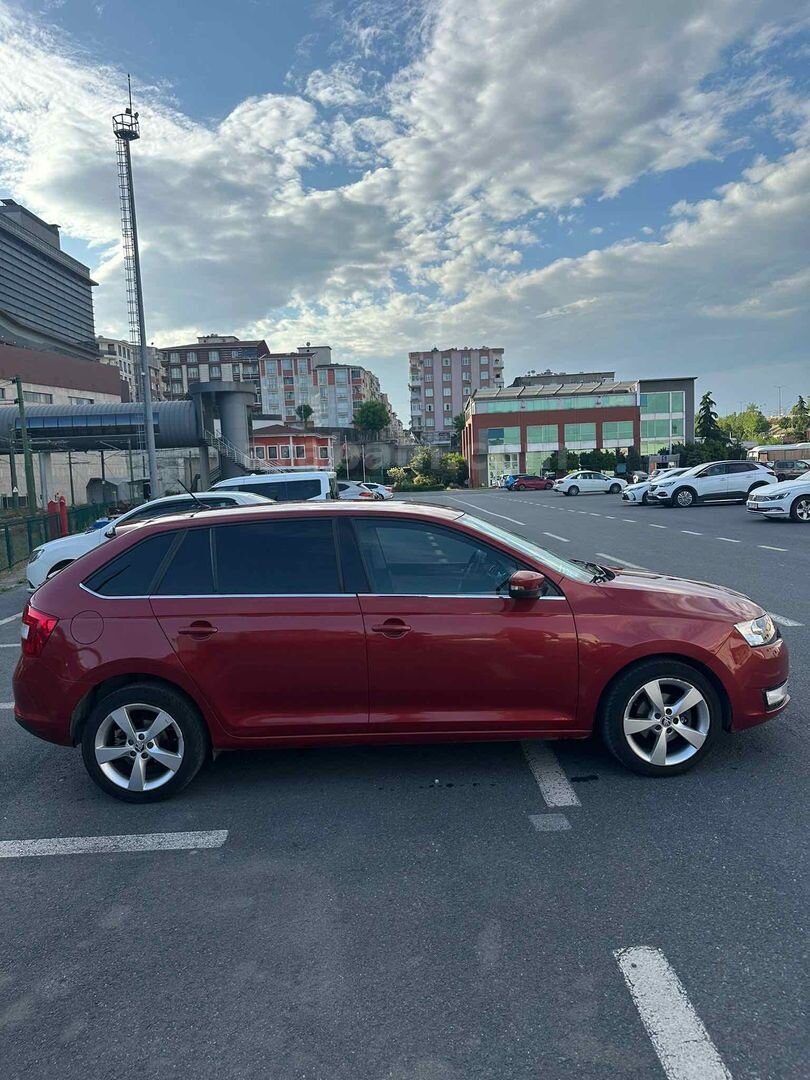 Sahibinden Skoda Rapid 1.2 TSI GreenTec Style 2015 Model İstanbul 104.000 km Kırmızı 4
