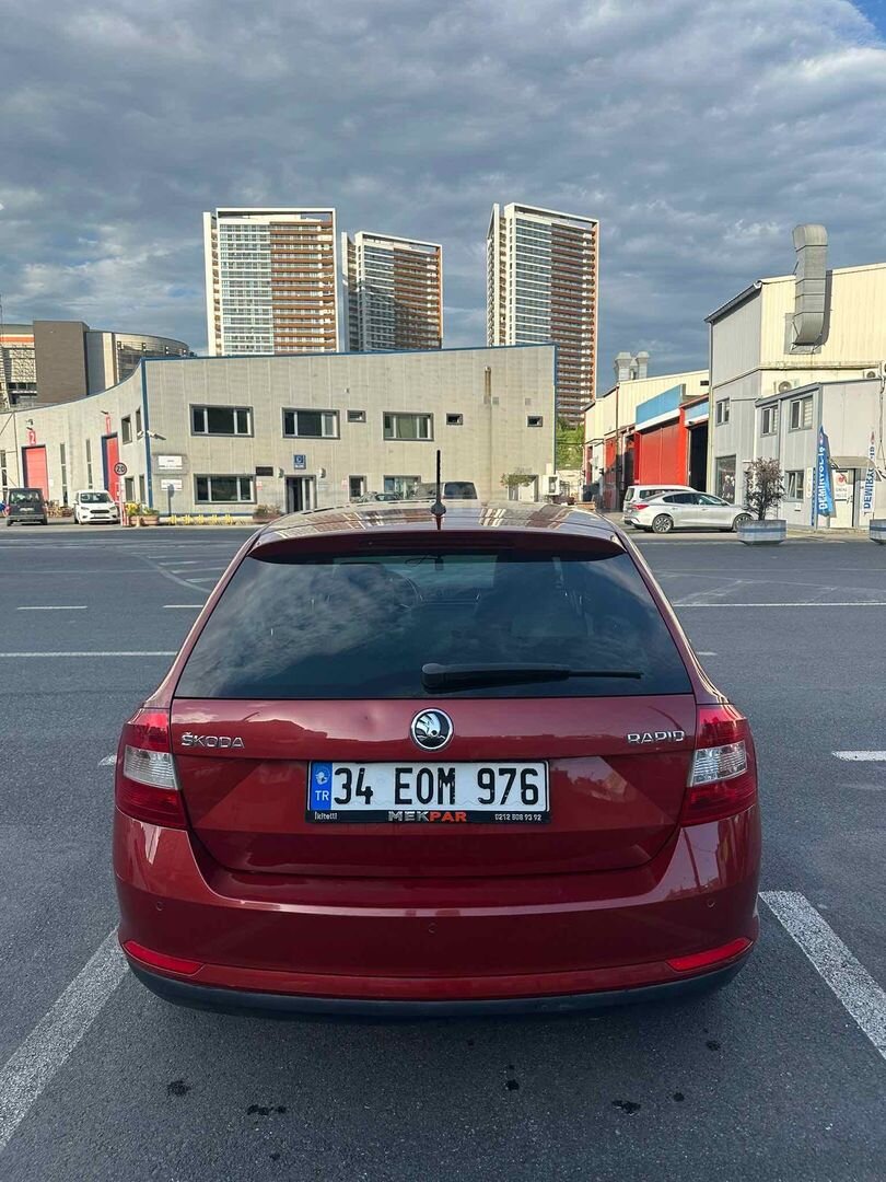 Sahibinden Skoda Rapid 1.2 TSI GreenTec Style 2015 Model İstanbul 104.000 km Kırmızı 5