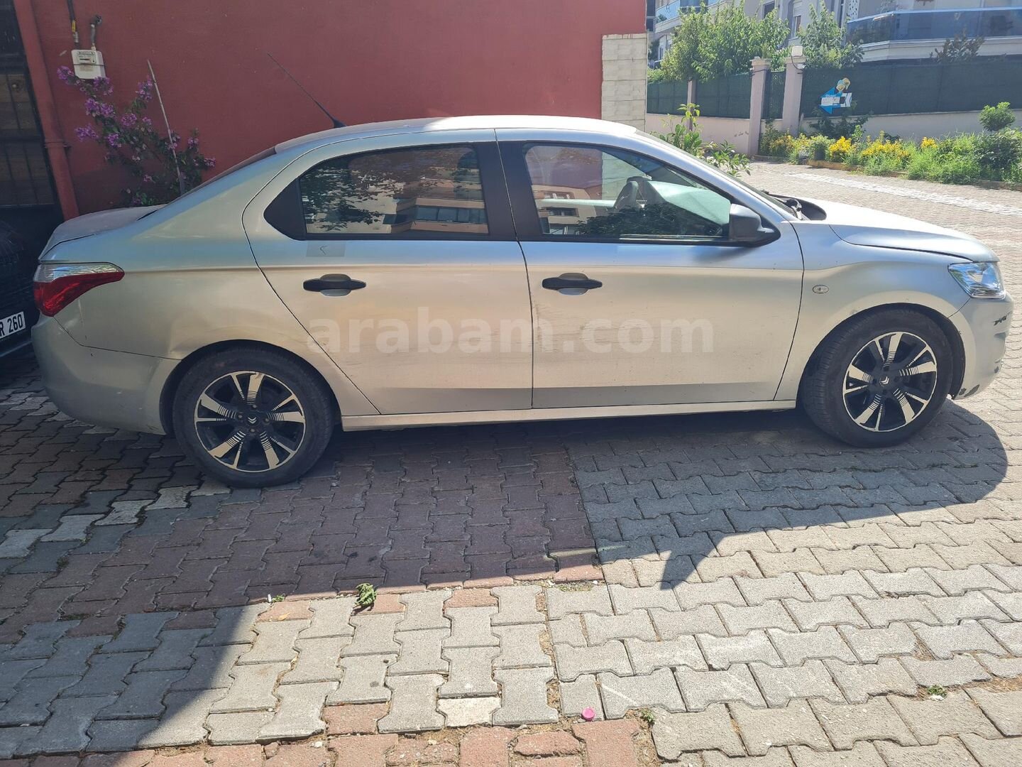 Galeriden Citroen C-Elysée 1.6 HDi Confort 2013 Model Kocaeli 308.000 km Gri (Gümüş) 4