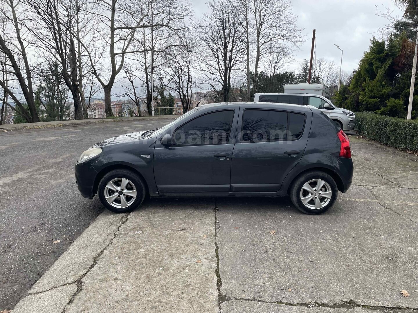 Sahibinden Dacia Sandero 1.4 Ambiance 2009 Model Zonguldak 140.000 km Füme 5