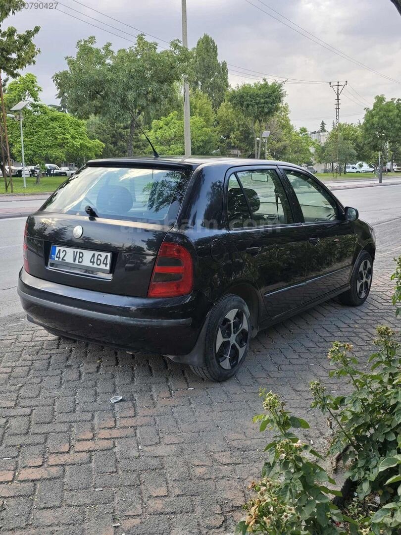 Galeriden Skoda Fabia 1.4 Comfort 2001 Model Konya 205.000 km Siyah 2