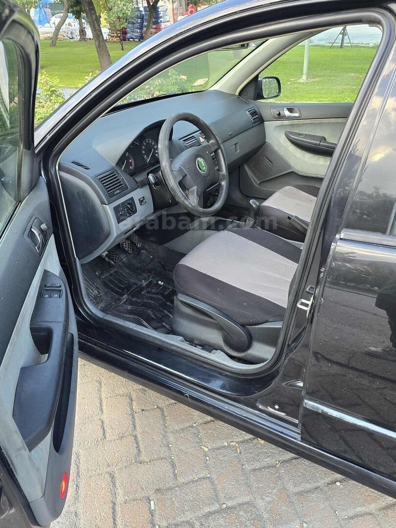 Galeriden Skoda Fabia 1.4 Comfort 2001 Model Konya 205.000 km Siyah 6