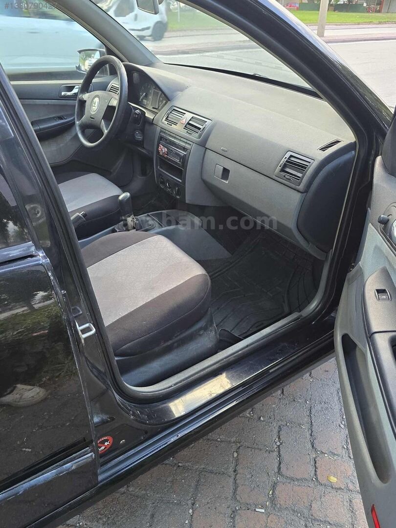 Galeriden Skoda Fabia 1.4 Comfort 2001 Model Konya 205.000 km Siyah 4