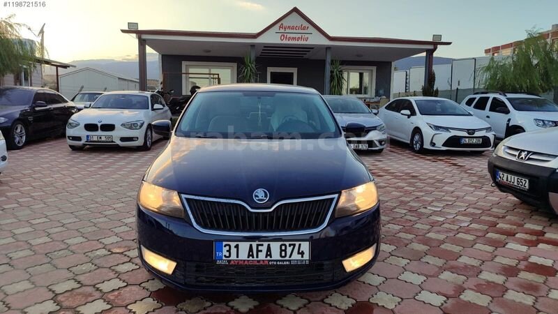 Galeriden Skoda Rapid 1.6 CR TDI Elegance 2013 Model Hatay 338.000 km Lacivert