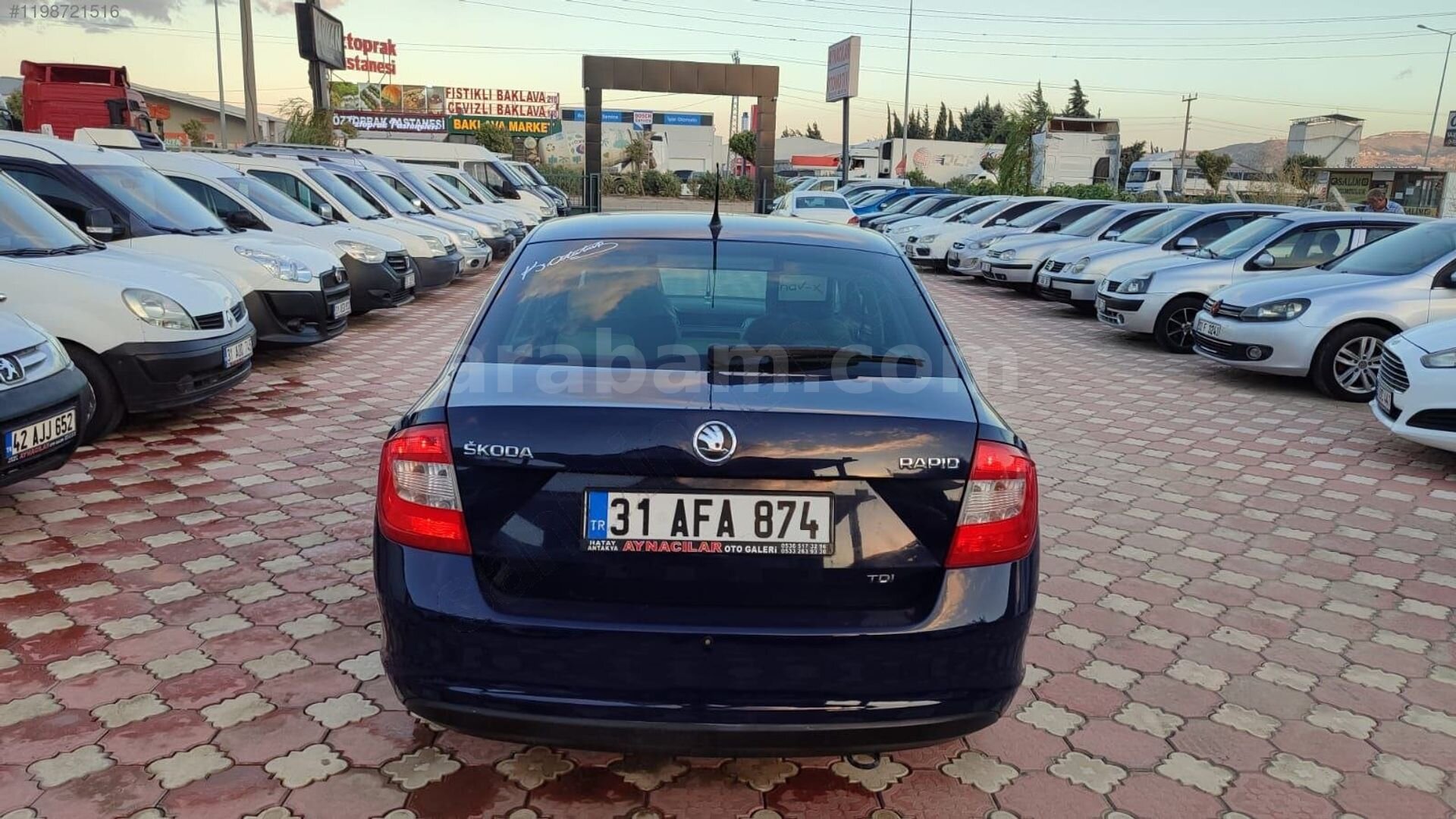 Galeriden Skoda Rapid 1.6 CR TDI Elegance 2013 Model Hatay 338.000 km Lacivert 4