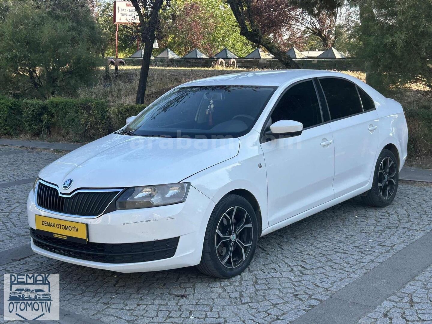 Galeriden Skoda Rapid 1.4 TSI Elegance 2013 Model İstanbul 176.000 km Beyaz 4