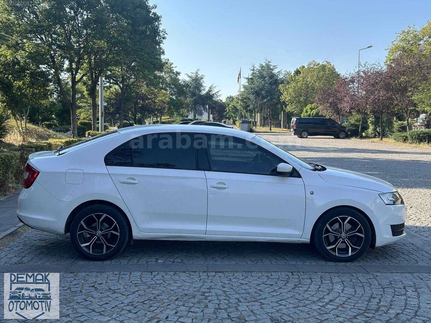 Galeriden Skoda Rapid 1.4 TSI Elegance 2013 Model İstanbul 176.000 km Beyaz 6