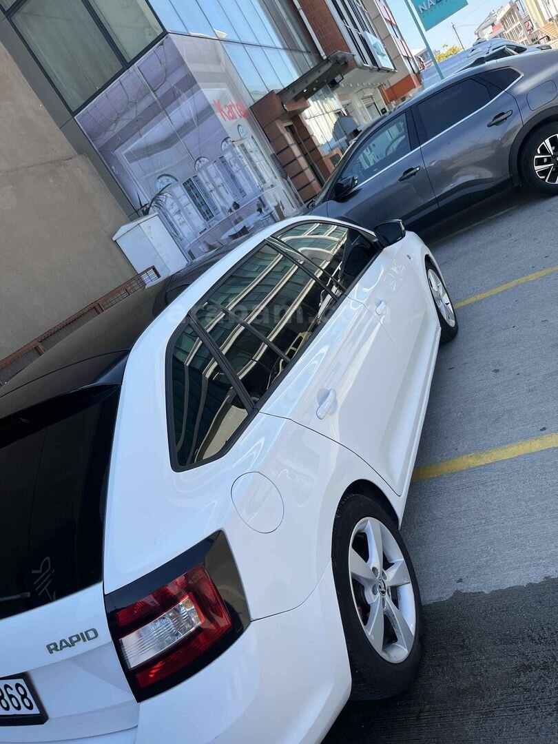 Sahibinden Skoda Rapid 1.6 CR TDI Elegance 2014 Model İstanbul 180.000 km Beyaz 3