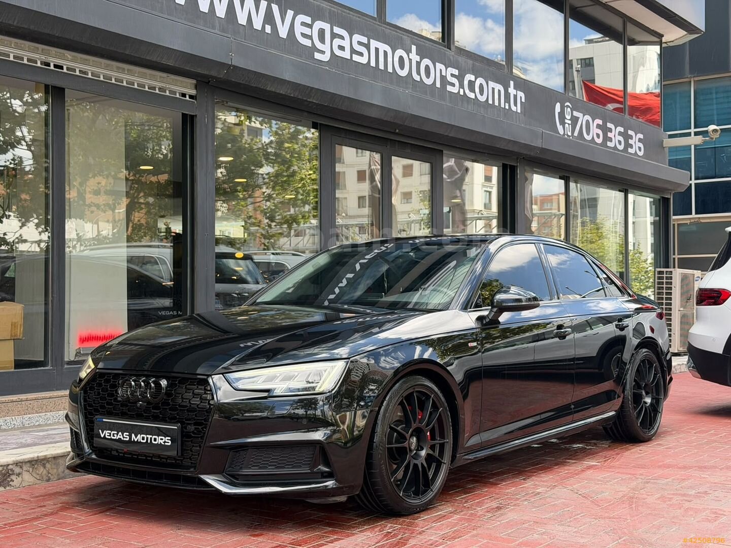 Galeriden Audi A4 Sedan 2.0 TFSI Quattro Sport 2016 Model İstanbul 169.700 km Siyah 1