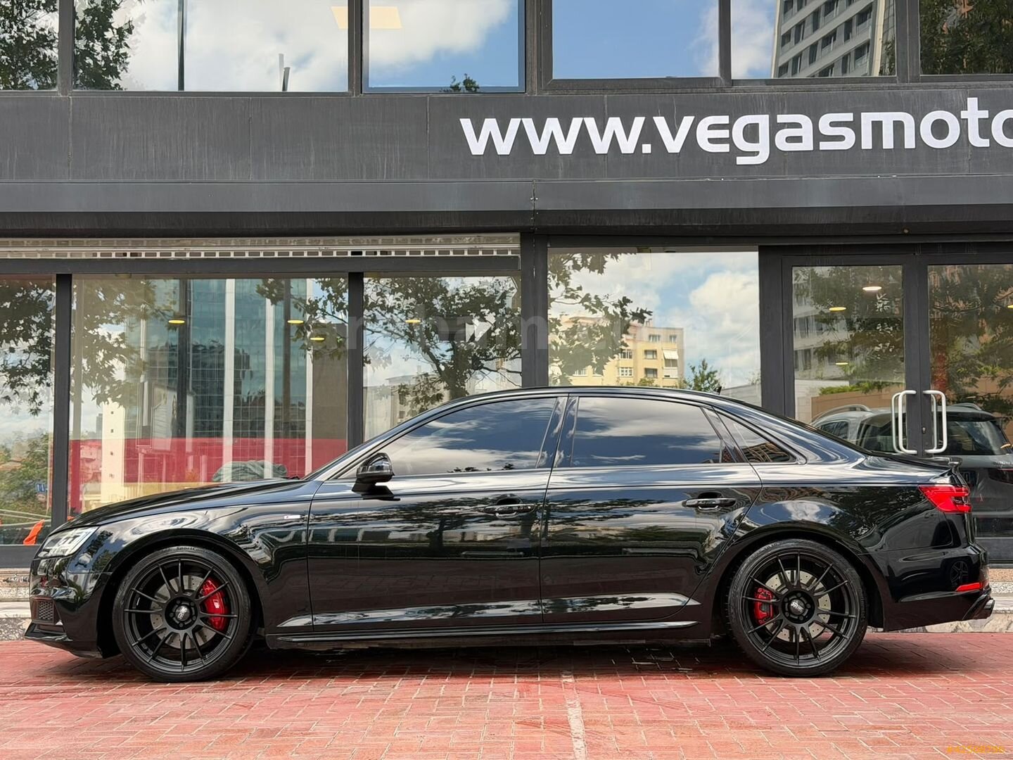 Galeriden Audi A4 Sedan 2.0 TFSI Quattro Sport 2016 Model İstanbul 169.700 km Siyah 5