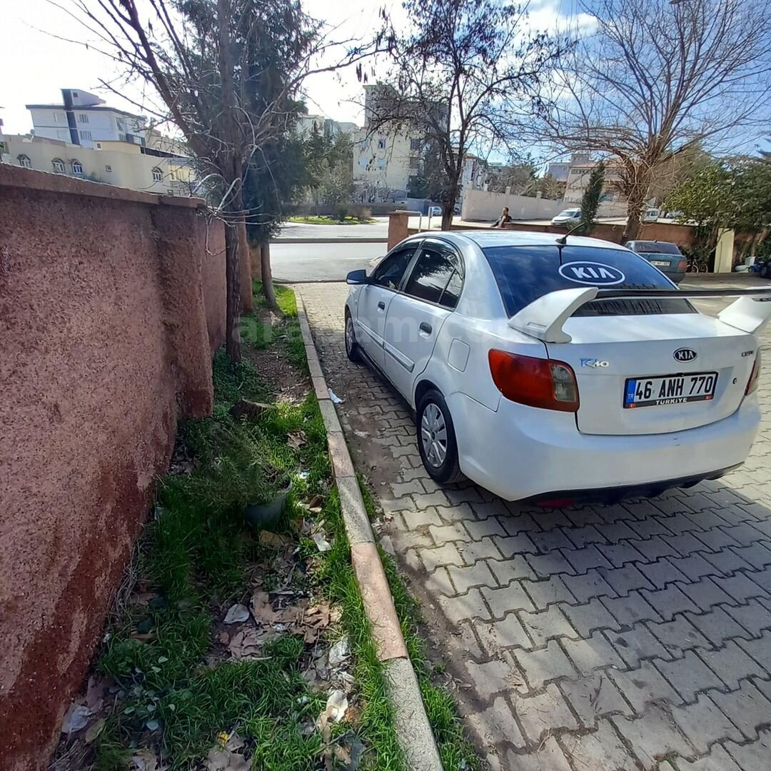 Sahibinden Kia Rio 1.5 CRDi Trend 2011 Model Kahramanmaraş 246.000 km Beyaz 4