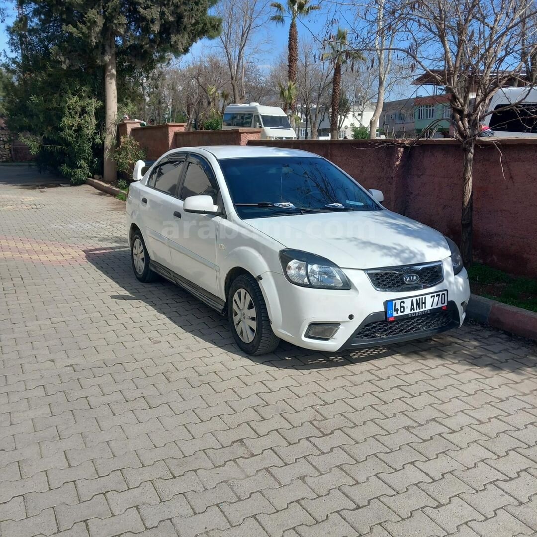 Sahibinden Kia Rio 1.5 CRDi Trend 2011 Model Kahramanmaraş 246.000 km Beyaz 7