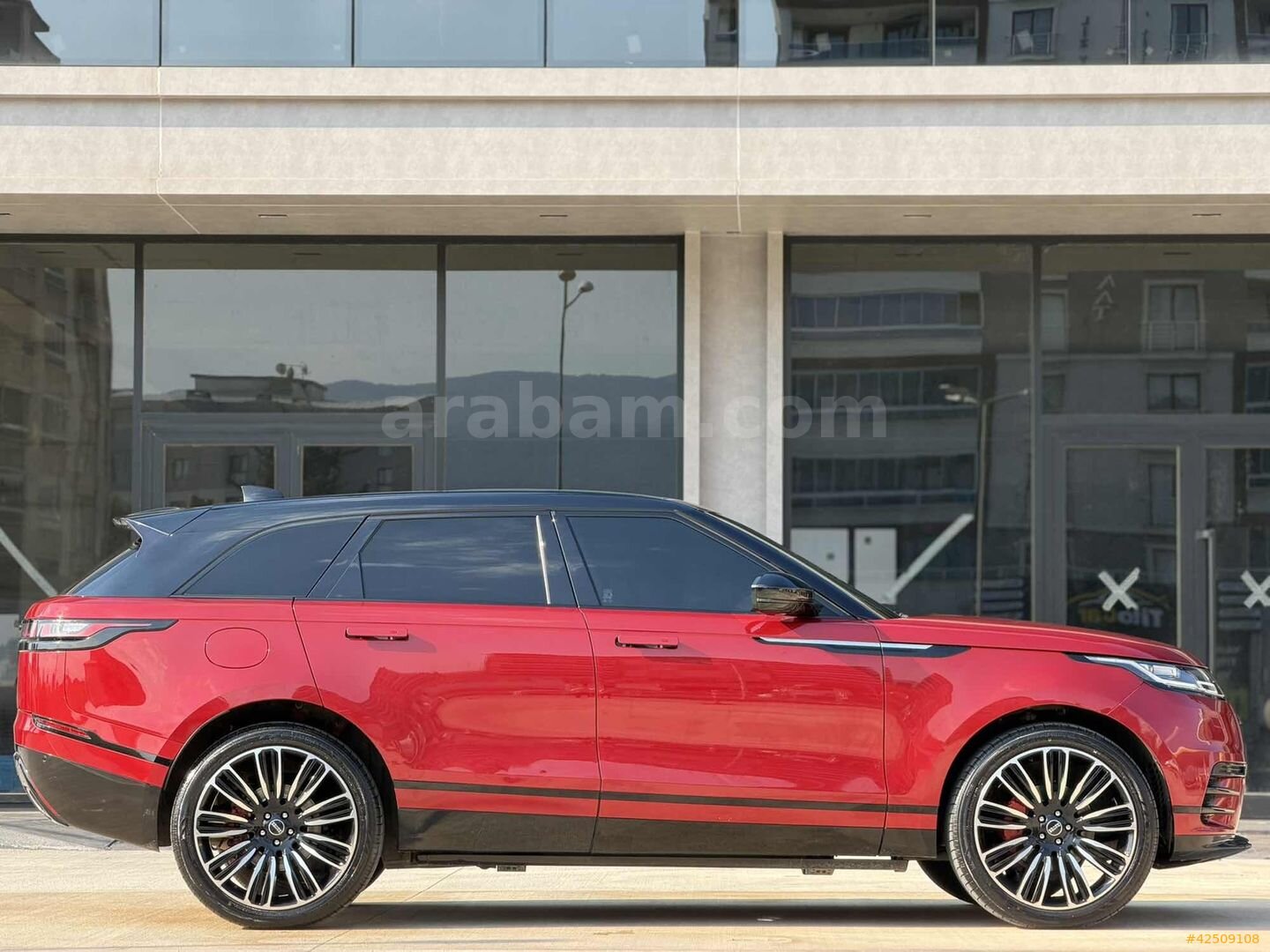 Galeriden Land Rover Range Velar 2.0 TD4 R-Dynamic SE 2020 Model Bursa 155.000 km Kırmızı 4