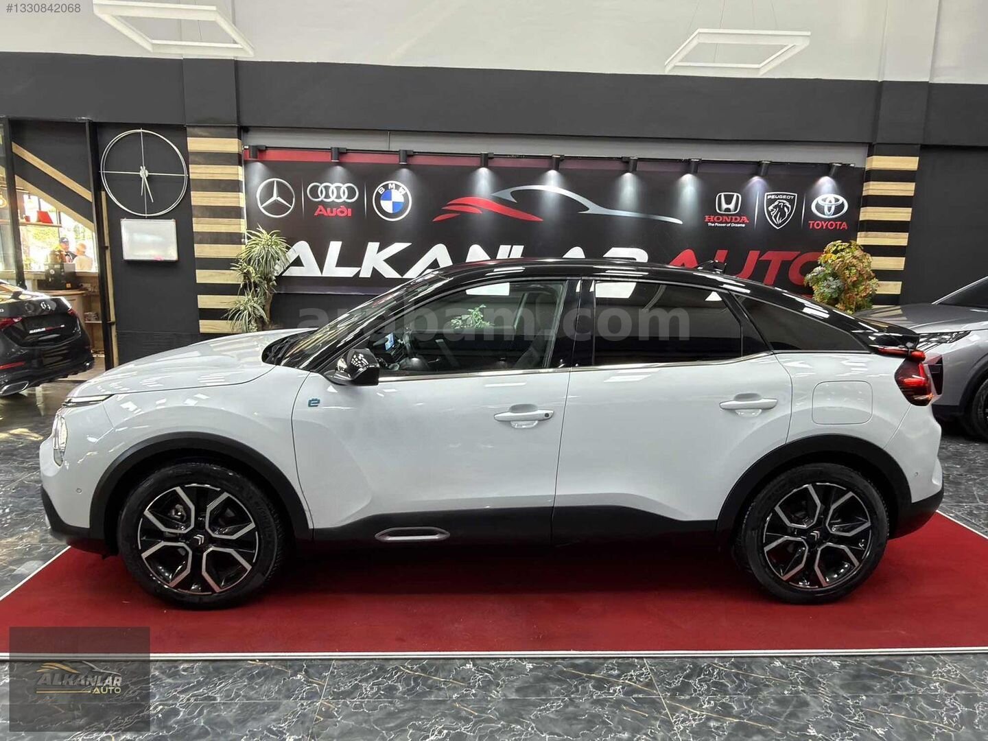 Galeriden Citroen e-C4 Shine Bold 2024 Model Sivas 33.000 km Beyaz 4