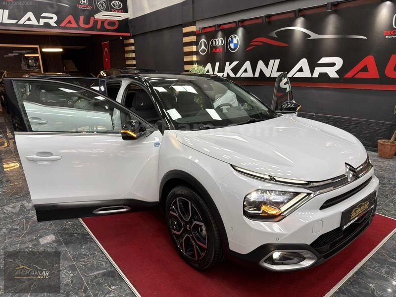 Galeriden Citroen e-C4 Shine Bold 2024 Model Sivas 33.000 km Beyaz