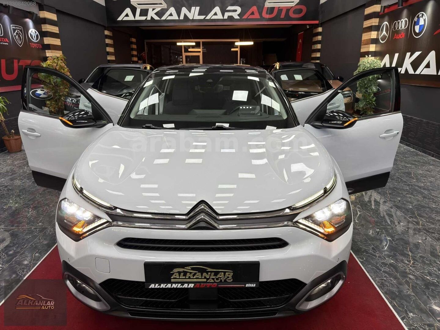 Galeriden Citroen e-C4 Shine Bold 2024 Model Sivas 33.000 km Beyaz 3