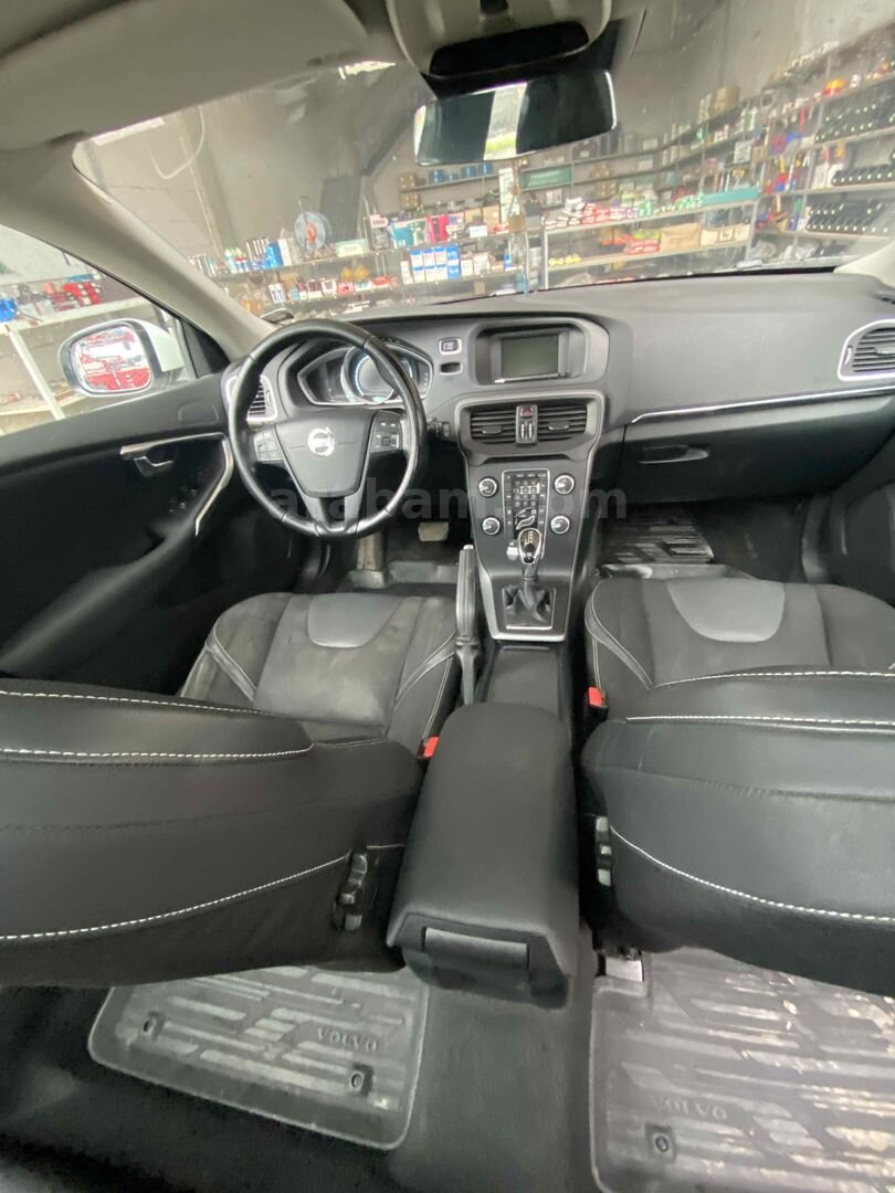 Sahibinden Volvo V40 1.6 D Advance 2013 Model İzmir 195.000 km Beyaz 6