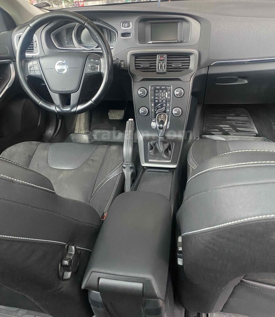 Sahibinden Volvo V40 1.6 D Advance 2013 Model İzmir 195.000 km Beyaz 5