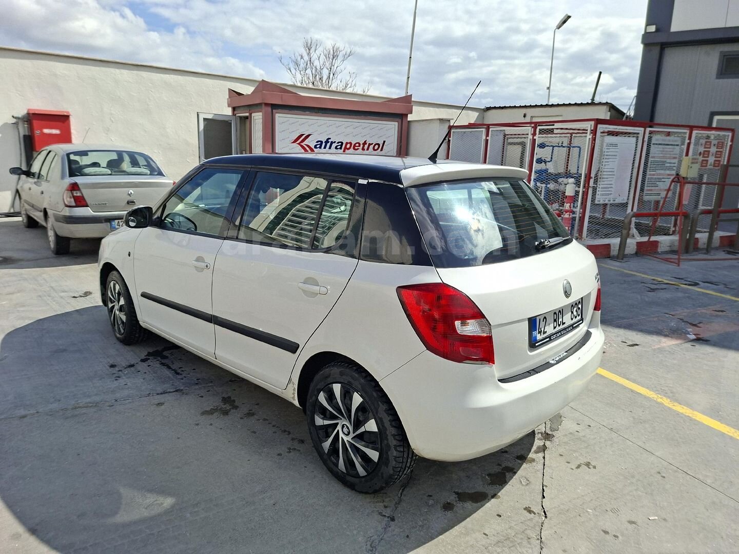 Sahibinden Skoda Fabia 1.4 Ambiente 2010 Model İstanbul 290.000 km Beyaz 4